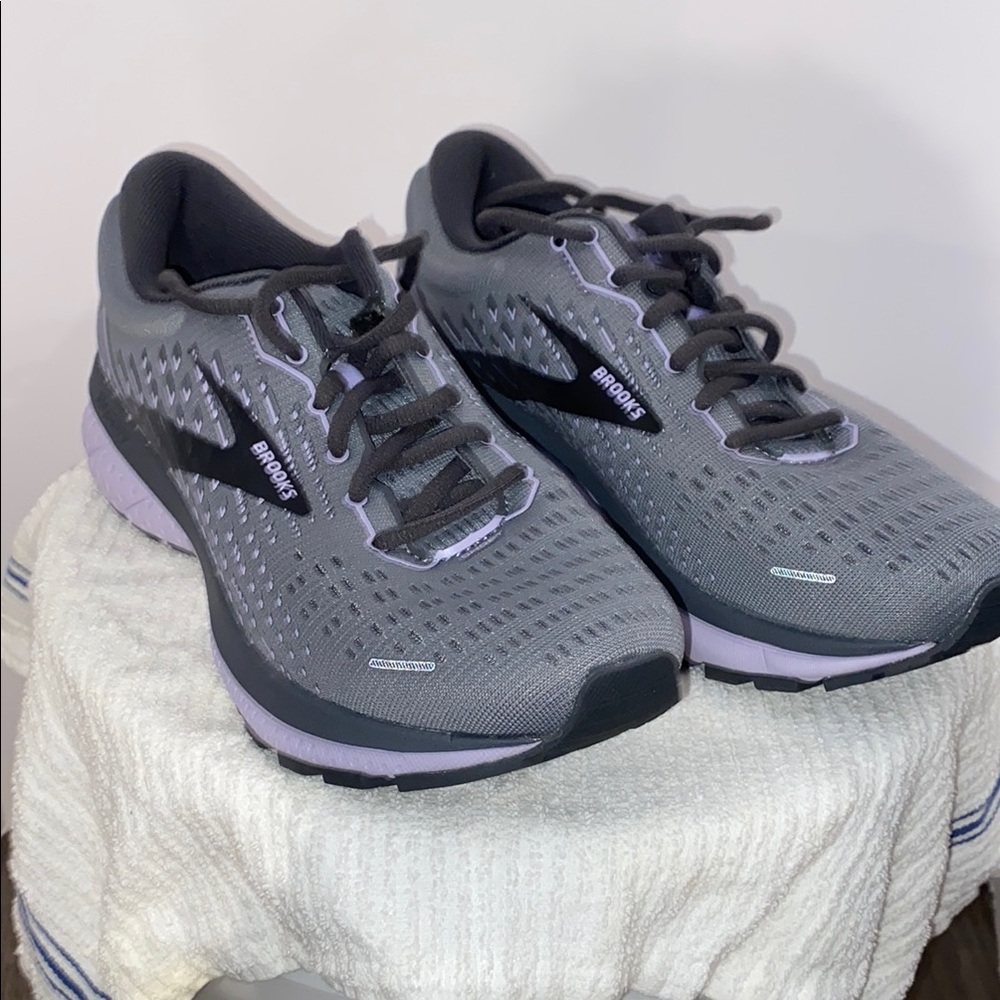 Brooks Gray and Purple Athletic Running Shoes